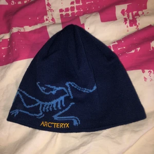 En as fet y2k mössa - en skit nice arcteryx mössa som inte kommer till användning!