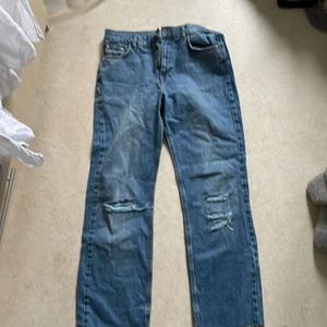 Pull & bear jeans - Jeans strlk 40 från Pull & bear. Använda 1 gång, mycket bra skick.