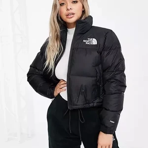 North face jacka  - north face puffer jacket, nyskick knappt använd🤍 skriv för fler bilder, pris kan diskuteras 