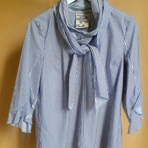 Knytblus fr Baum und Pferdgarten - Blus fr Baum und Pferdgarten, str 36, 96% bomull 4% spandex, jättebra skick, säljs för 650 kr 