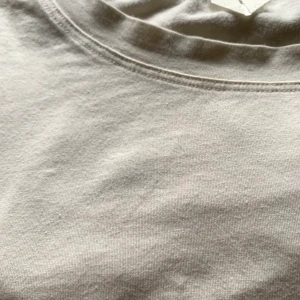 Arket Topp - Topp i lyocell från arket. Använt men fint skick!