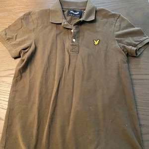 Lyle & Scott pike - Storlek S, Oliver grön, bra skick