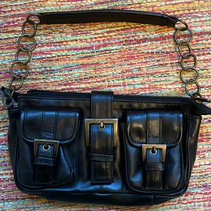 2000s mini bag  - Jättefin handväska i bra skick. Supersöt och ger lite y2k vibes. 26 cm lång. 