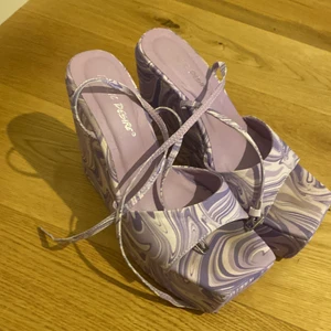 Lila klackar 36 - Har använts ute 1 gång, annars i super skick! 
