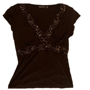 Brun glittertopp - 🚩INTRESSEKOLL🚩 på min vackra topp med paljetter under brösten och i nacken. Otroligt mjukt och skönt material. 