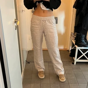 Linnebyxor -  ❣️Linnebyxor från Esprit. Aldrig använda. Säljer då de helt enkelt inte kommit till någon användning. Storlek 36🌸