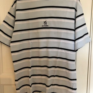 Oversized t-shirt sweet skbts - Har använts sparsamt och är i bra skick 