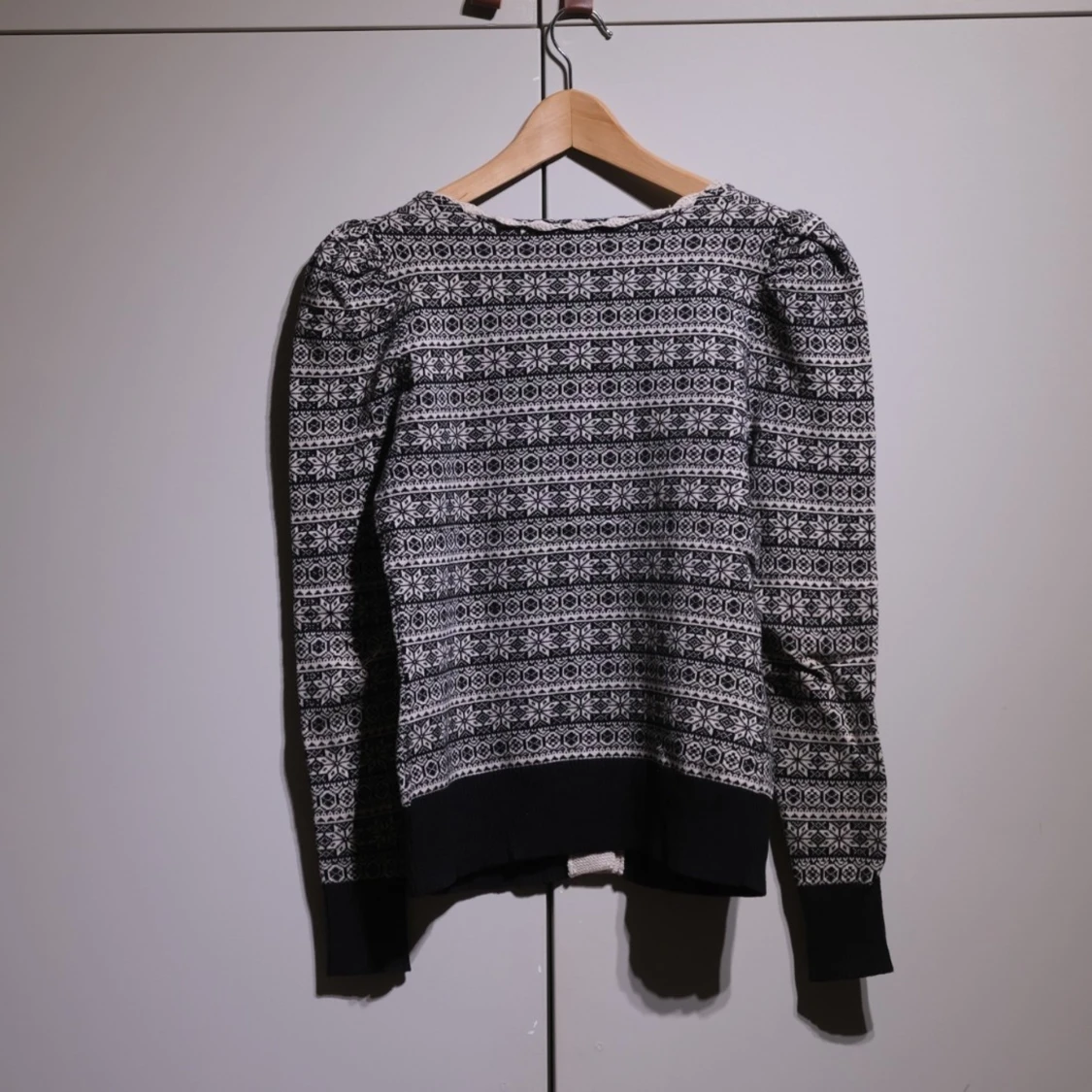 Black/white knitted cardigan - 90