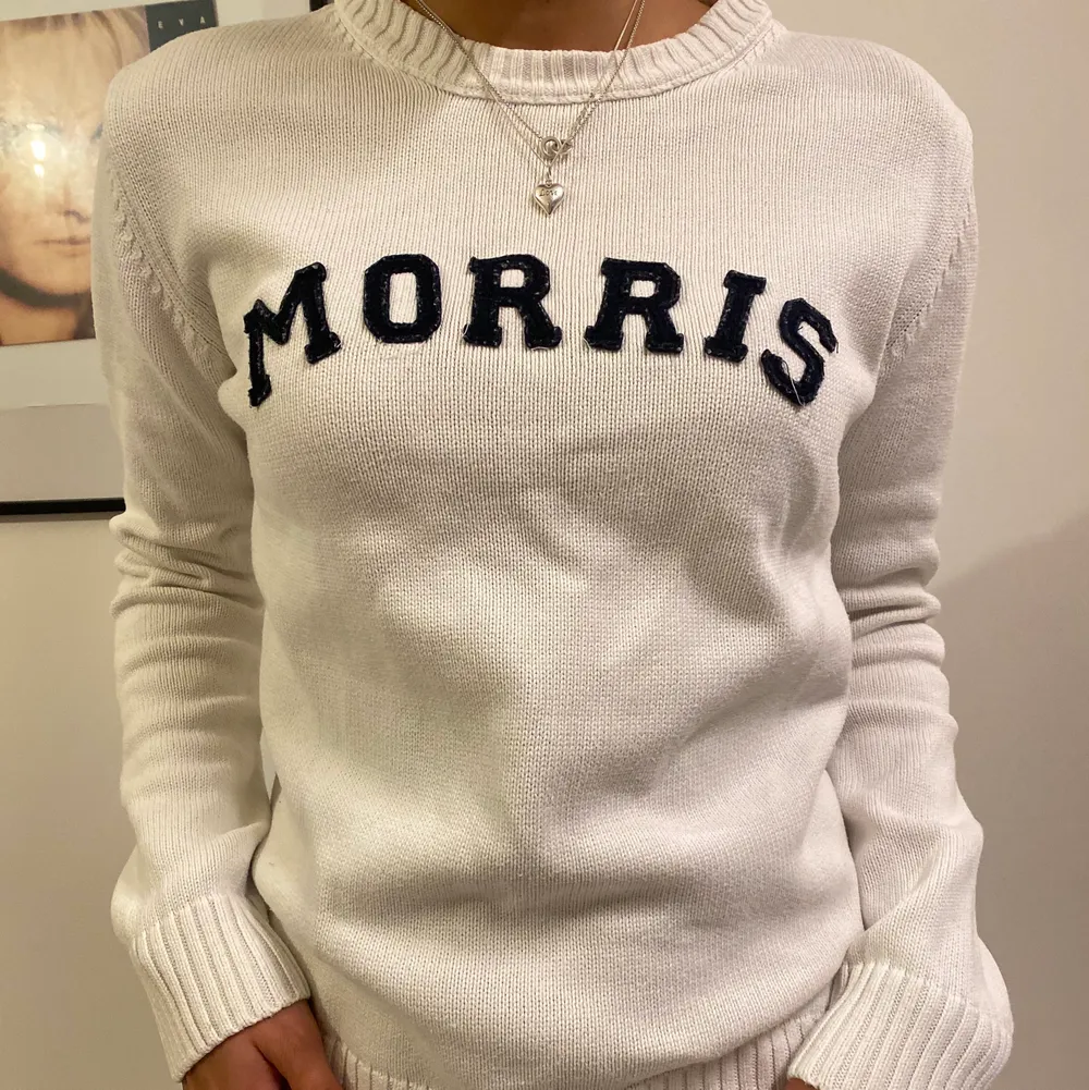 💕Säljer min använda men välbevarade Morris tröja! Inga defekter, säljs inte längre! Köpte i London för 2799 kr. Hoodies.