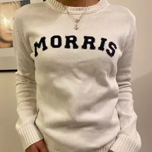 💕Säljer min använda men välbevarade Morris tröja! Inga defekter, säljs inte längre! Köpte i London för 2799 kr
