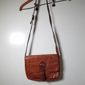 Vintage skinnväska - Äldre, brun väska i läder🌱