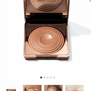 CAIA bronzer✨ - CAIA bronzer i färgen La Digue. Endast testad, jättefin färg. Säljer då färgen inte passade på mig. Nypris var 325kr, säljer för 200 + frakt.