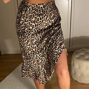 Helt ny leopard kjol från new yorker. Helt ny !