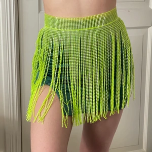 Festival kjol - Superfin strass kjol som passar XS/S. Använd en gång så i bra skick. Passar perfekt till festival eller liknande. Köpare står för frakt. 💖