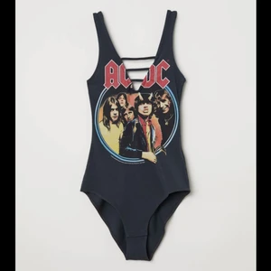 Body från h&m - En Body från h&m. Kontakta för bilder