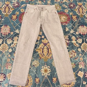 Levis 501  -  Strl 31-32, ljusrosa använda 1 gång