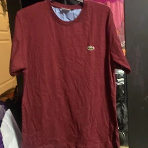 T shirt - Hej jag säljer min t shirt för 30kr plus frakten 