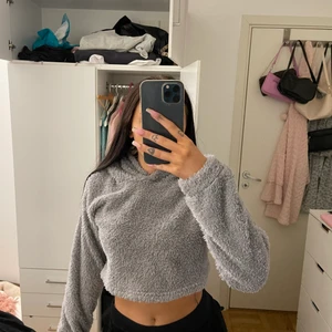 Teddy magtröja - Jätte skön teddy magtröja i storlek xs, använd två gånger