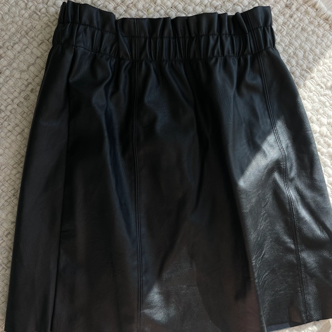 Läderkjol Ginatricot