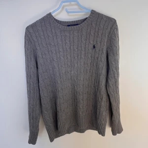 Kabelstickad tröja - Kabelstickad tröja från ralph lauren. Storlek  barn 14-16; passar XS och även liten S. 