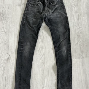 Jeans  - Ett par gråa jeans från dondup i storlek 30