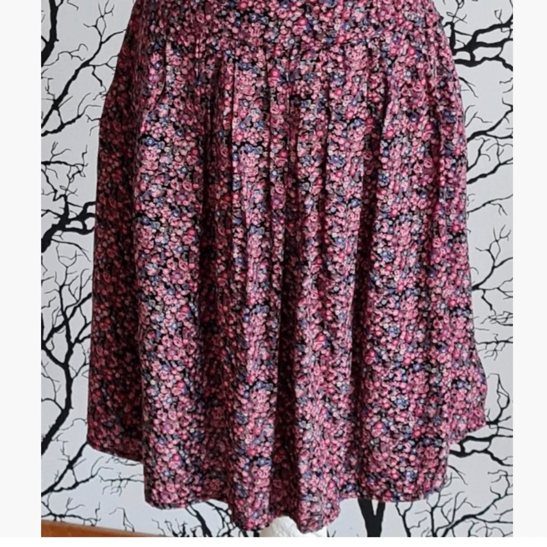 Indiska / Retro/ Tidlös/ sötaste småblommig kjol Stl 36 - 91