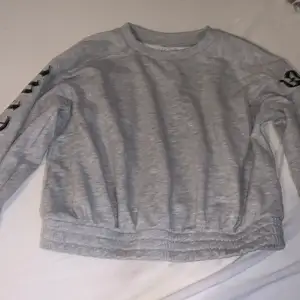 En tröja från Lindex köpte för 250 Har använt några gånger