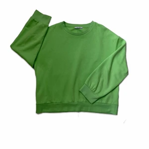 Tjocktröja - Pastell grön Använd Max 2-3 gånger 