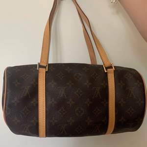 Säljer denna Louis Vuitton väska (fake) använd men bra skick👍✨🤠