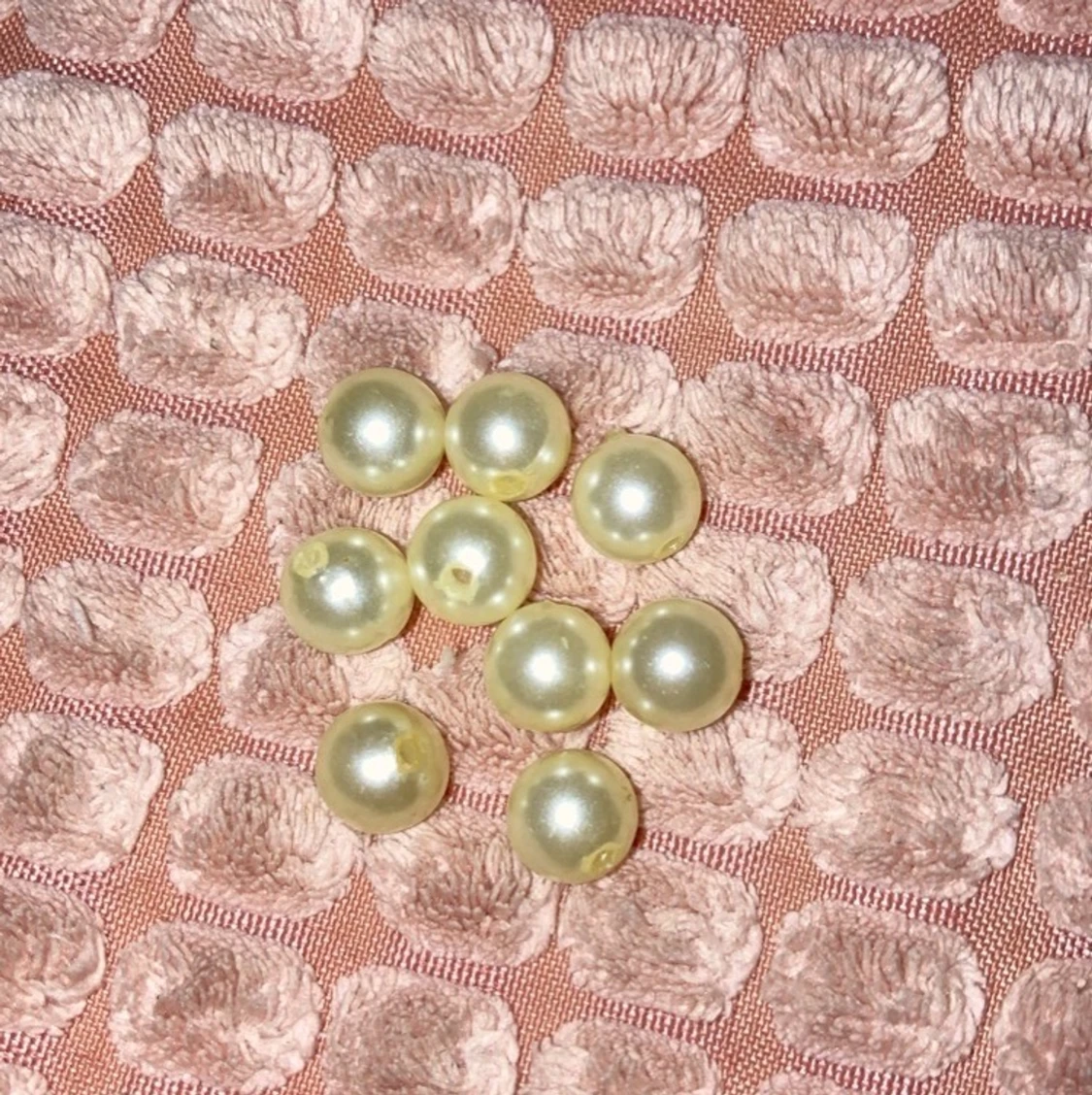 20 st vaxade glaspärlor gräddvit - 90