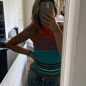 Stickad topp  - Stickad topp från zara, aldrig använd storlek s