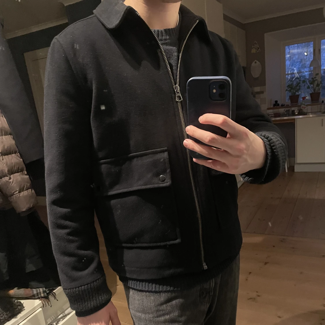 Marinblå fodrad jacka