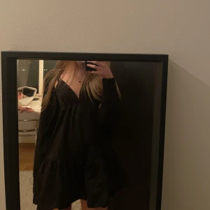 Zara klänning - Svart zara klänning😊super fin till alla möjliga tillfällen😍