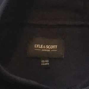 Lyle & scott hoodie - Säljer en av min sons hoodies 