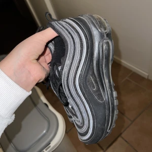 Nike skor - Väldigt sköna skor som inte längre kommer till användning. Nypris 2045kr. Pris kan diskuteras