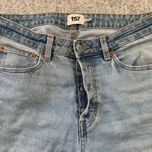 Light wash jeans från lager 157 i storlek M, bra skick. 