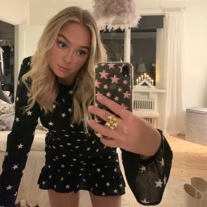 Nyårsklänning - Förra årets superfina nyårsklänning. Storlek 38 från Asos. Använd 1 gång. 