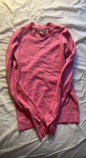 Byta?  - Någon som skulle vilja byta denna mot en likadan i annan färg, helst blå eller svart! Köpt på Lindex🫶🏻