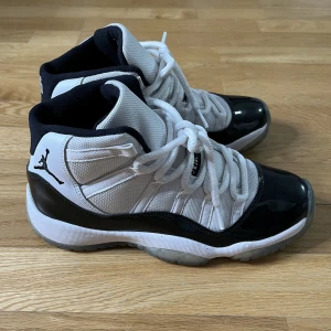 Air Jordan 11 Retro Concord - Air Jordan 11 Retro Concord - 2018 Release! Köpte dom på SNS på söder. Knappt använda, mycket bra skick!