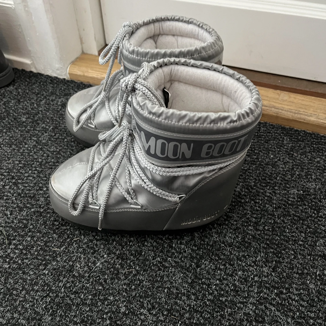 Silvriga Moonboots😍💕 - 90