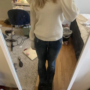 lågmidjade bootcut jeans - super snygga lågmidjade jeans från diesel!!🤩🤩kan posta o mötas upp i sthlm.