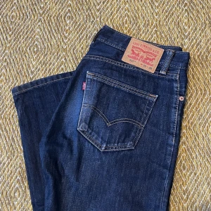 Levi’s 505 - Säljer ett par jeans som är för små för mig. Det är storlek W30 L30 i rak passform