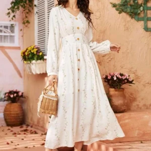 Klänning  - Oanvänd och endast testad   strl Xs