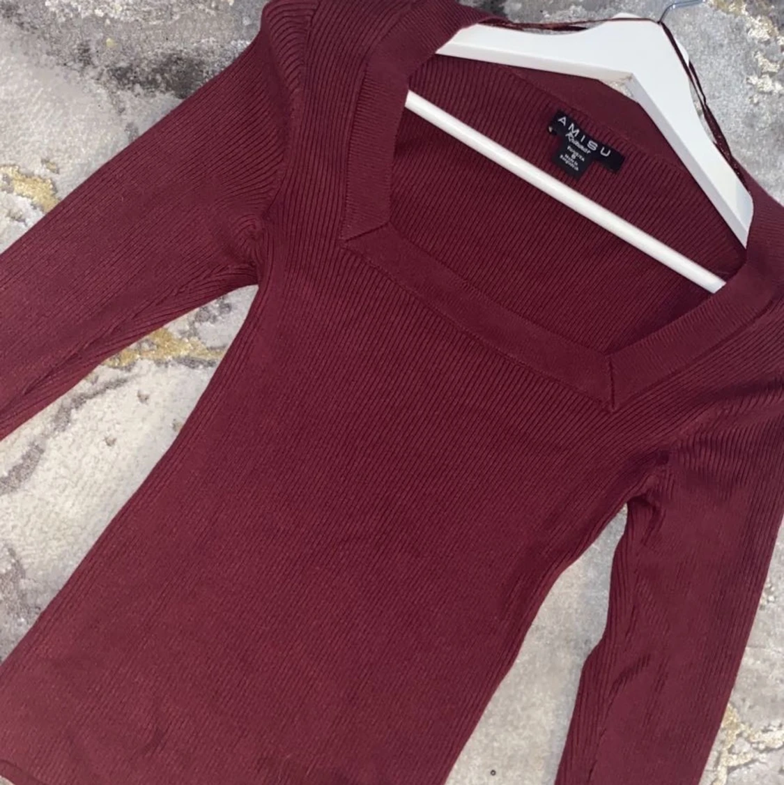 Lila top med fyrkantig urringning  - 90