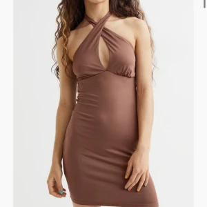 Brun klänning - Aldirg använd