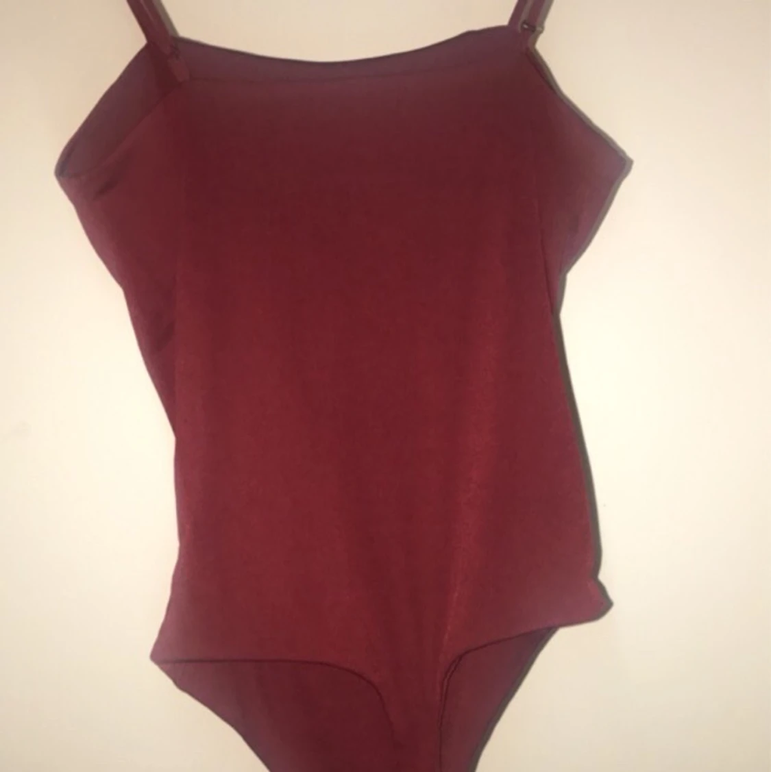 Röd bodysuit  - 90
