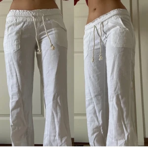 💗VITA ROXY LINNEBYXOR💗 - BUD PÅ 850!! Köpte på zalando förra sommaren. Storlek S, passar mig som är 167 och normalt har 36 i storlek. (Bilderna är lånade), byxorna är i bra skick och använda fåtal gånger😊. Möts upp i Stockholm och fraktar spårbart med bildbevis (57 kr)! Kör budgivning på dessa! SÄLJER ENDAST FÖR BRA PRIS 