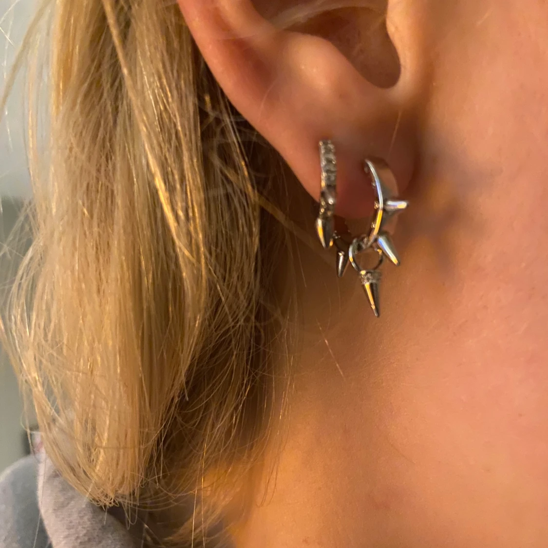 Silvriga örhängen - 91