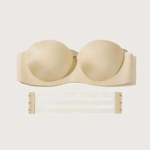 Bh utan band - Säljer denna bh utan band som är köpt från shein. Säljer pågrund av att den inte passar mig längre, därav är den aldrig använd och är i perfekt skick! 