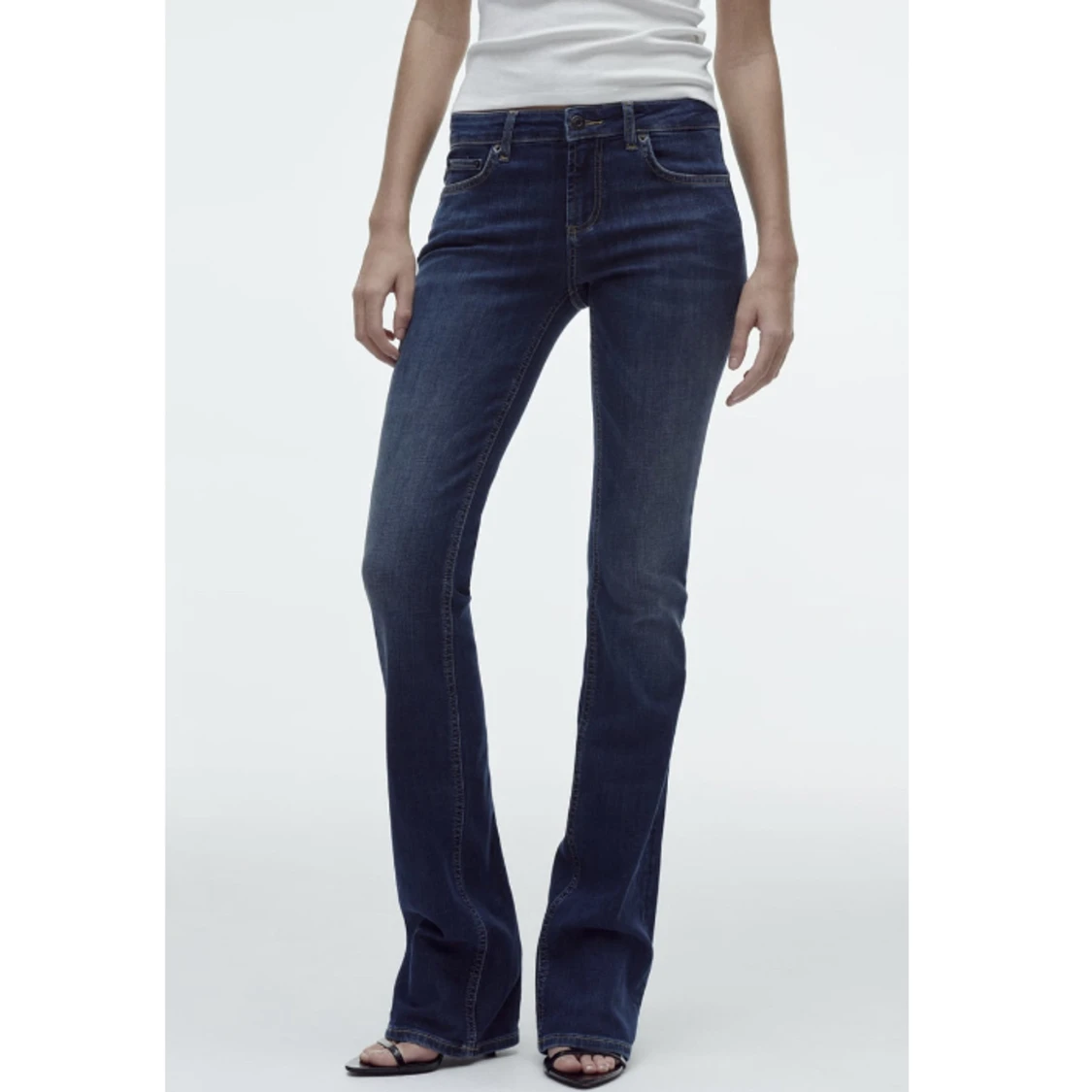 Low rise bootcut jeans